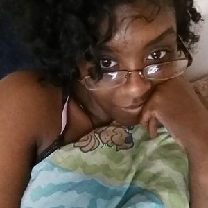 Meet your Posher, Mona